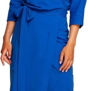 B241 Sukienka kopertowa z wiązanym paskiem - chabrowa (Kolor niebieski
