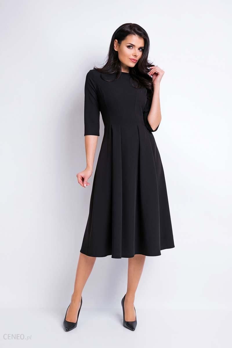 Rozkloszowana sukienka z plisami - czarna